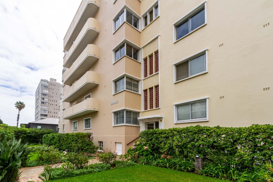 To Let 1 Bedroom Property for Rent in Sea Point Western Cape